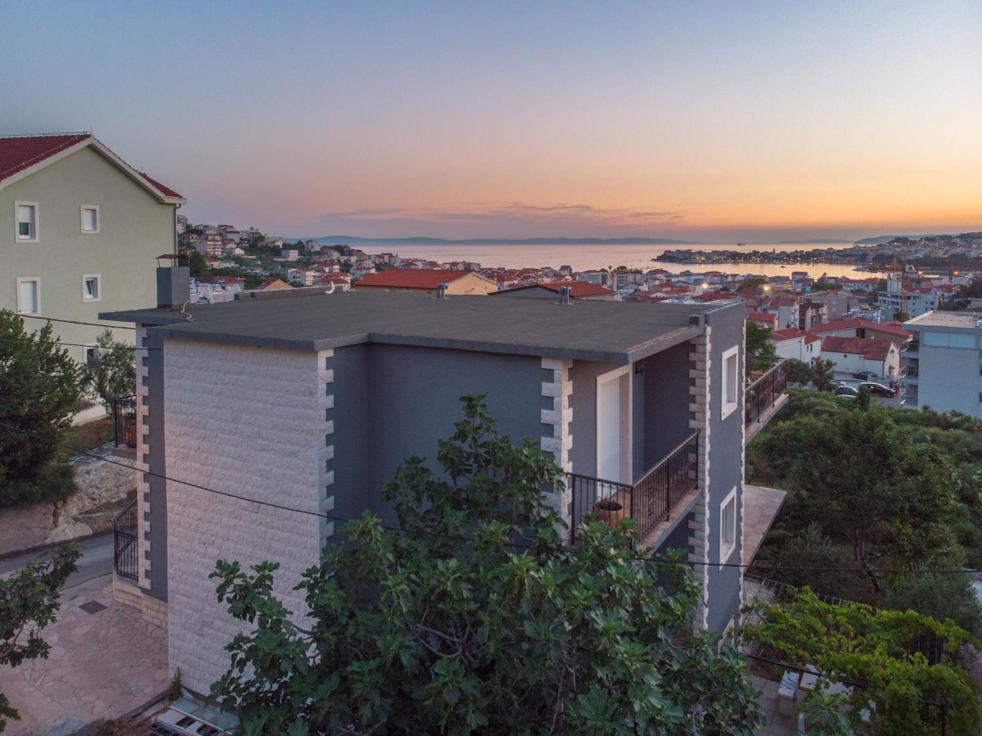 Sea View Apartments With Jaccuzzi Подстрана Номер фото