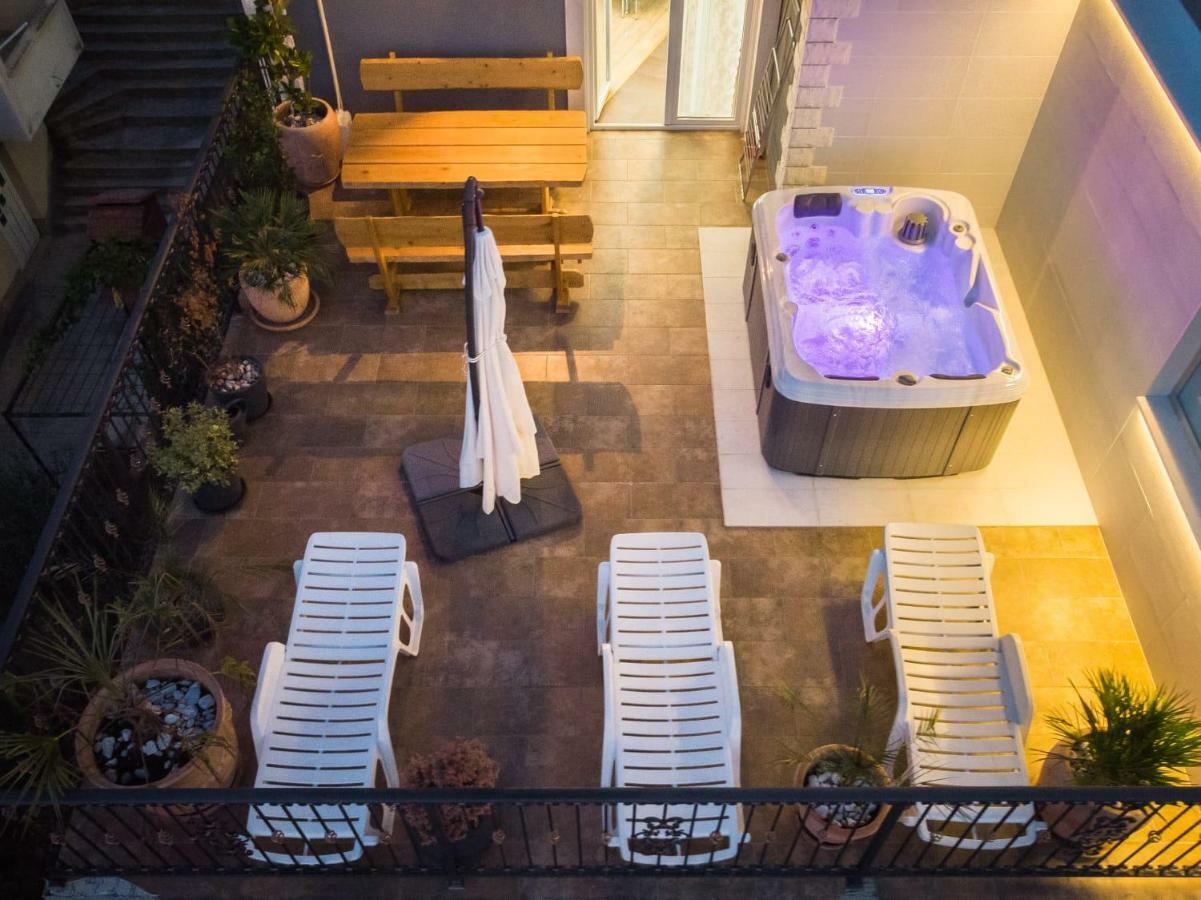 Sea View Apartments With Jaccuzzi Подстрана Екстер'єр фото